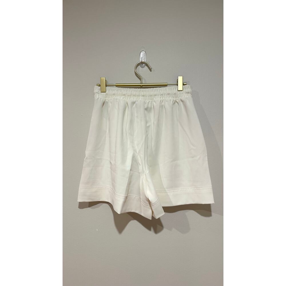 NWT SPANX Travel Gab Shorts in Linen - Size S - Picture 3 of 6